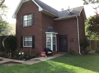 1098 Hunters Lake Dr, Cordova, TN 38018