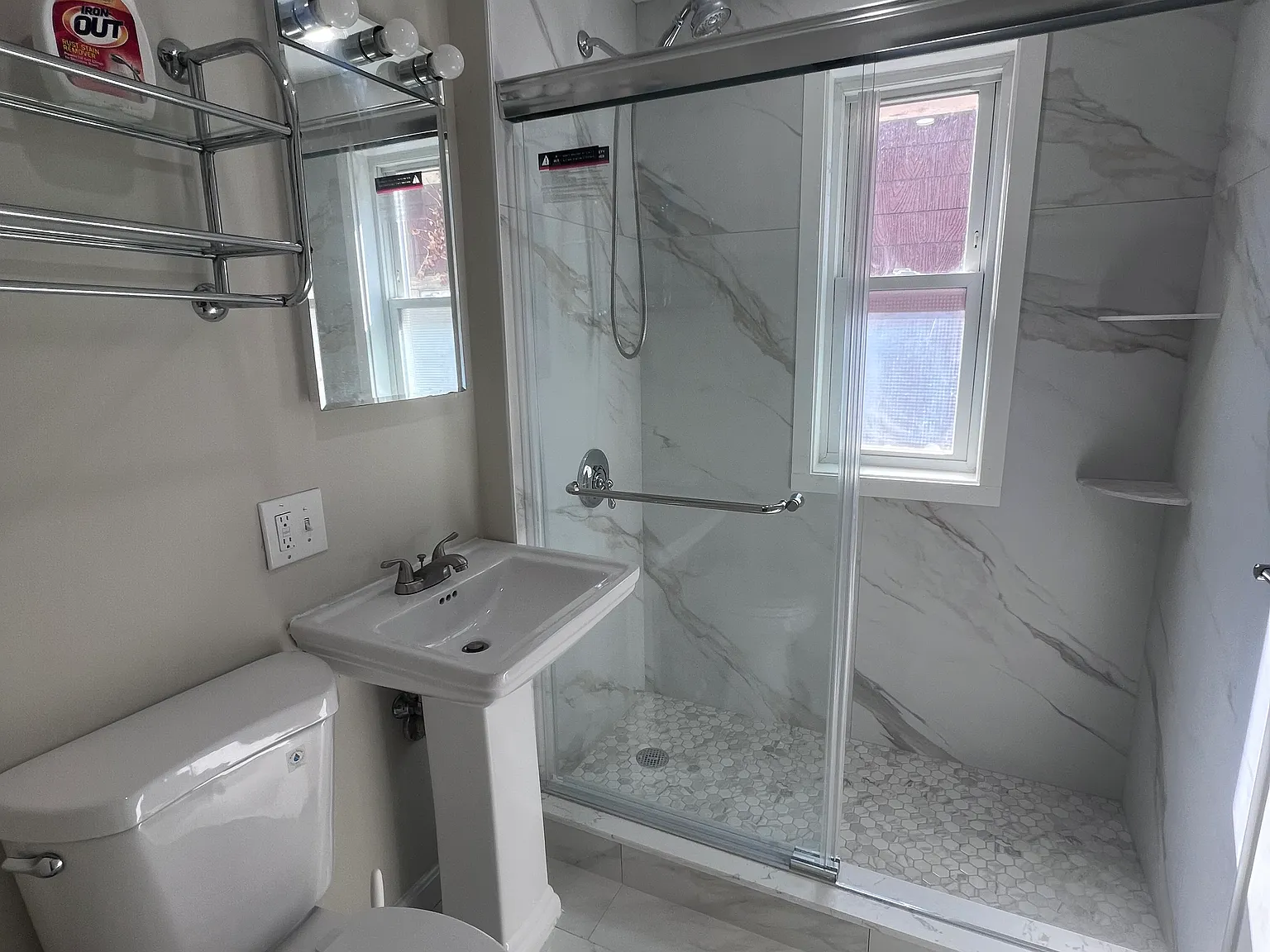 3 bed, 1200 sqft, $3,200 — Photo 3
