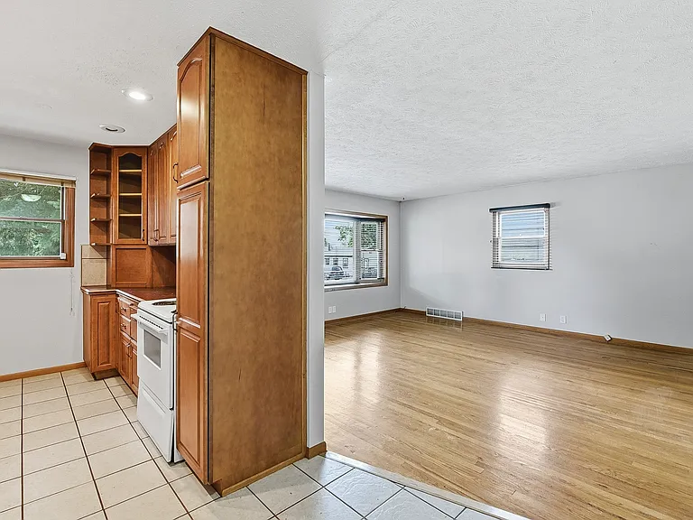 3202 Calhoun St — Photo 13