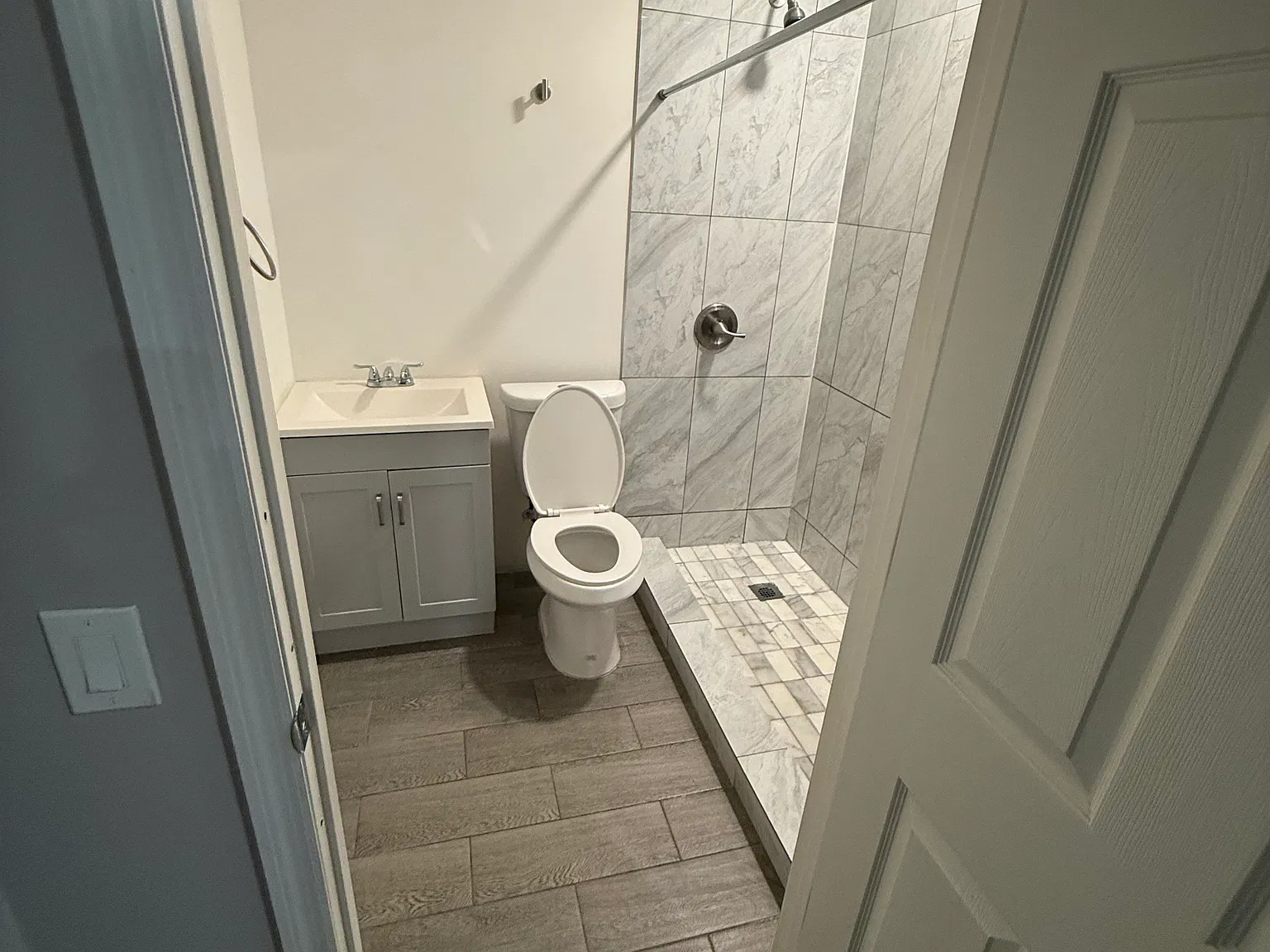 Studio, 700 sqft, $1,200 — Photo 4