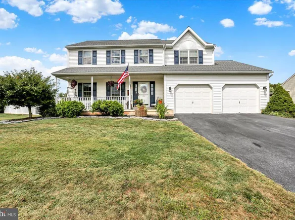 202 Cedar Run Dr, Douglassville, PA 19518