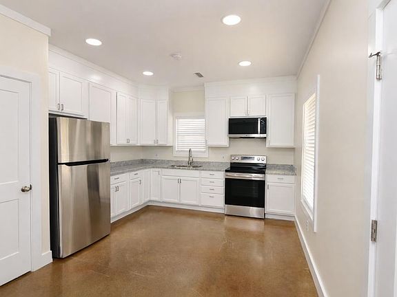 4th image of 860 Thomley Rd