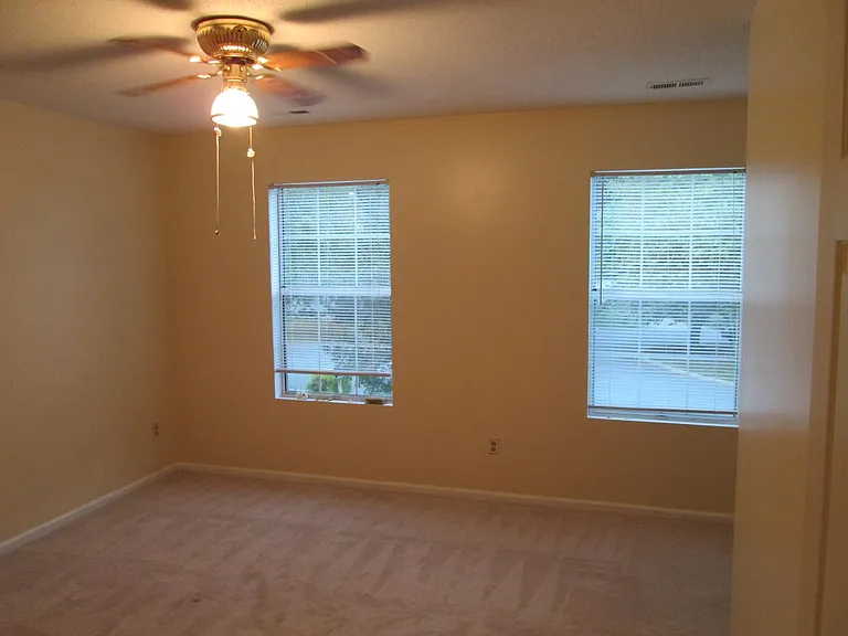 332 Windy Ridge Ln — Photo 10
