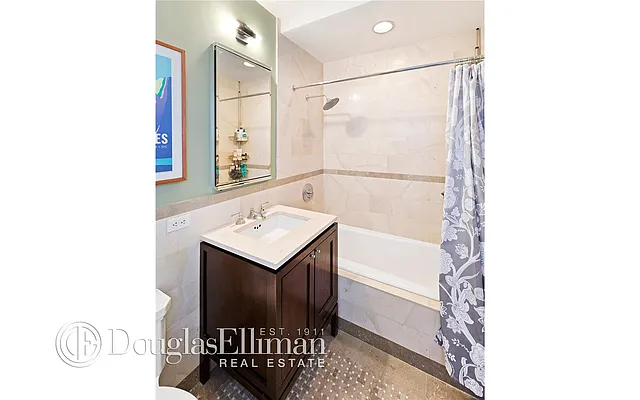 Rented by Douglas Elliman | media 14