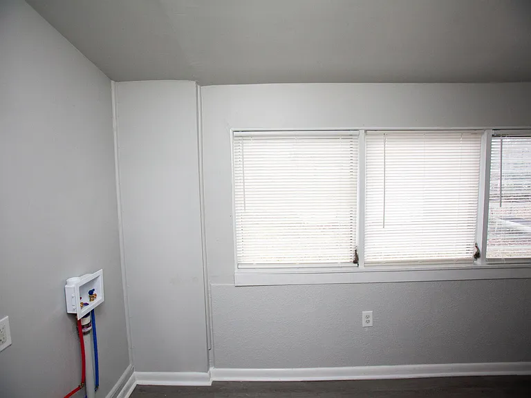 4701 Atkins St — Photo 13