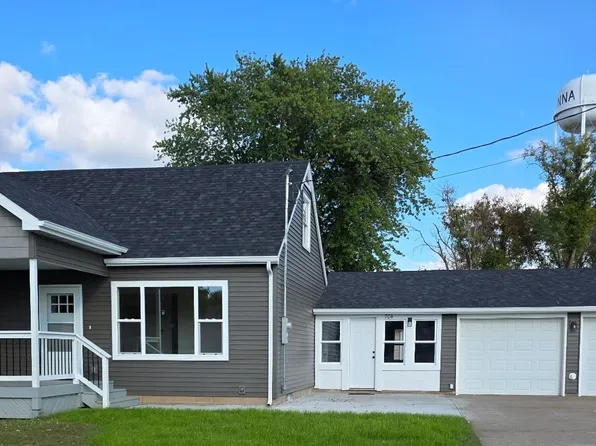 704 Spruce St, Savanna, IL 61074