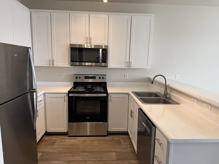 Chinook Way Apartments — Photo 28