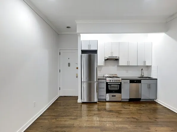 410 Eastern Parkway image 1 of 8