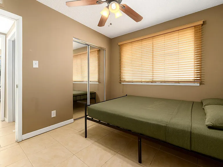 W Laurel Ln — Photo 2