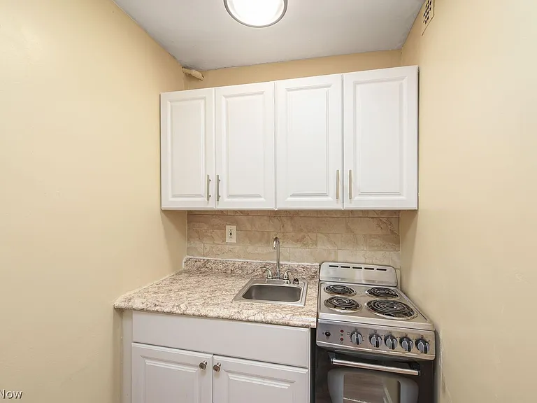 11720 Edgewater Dr #310 — Photo 10