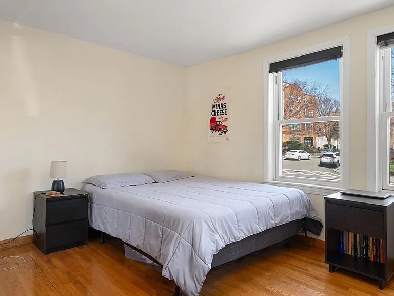 29 Sutherland Rd #A — Photo 5
