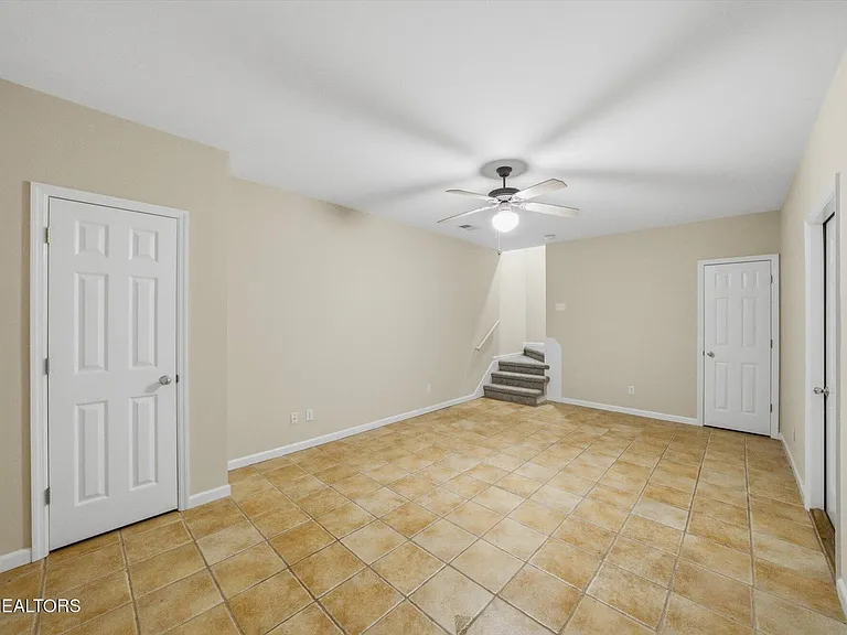 10724 Prince Albert Way — Photo 17