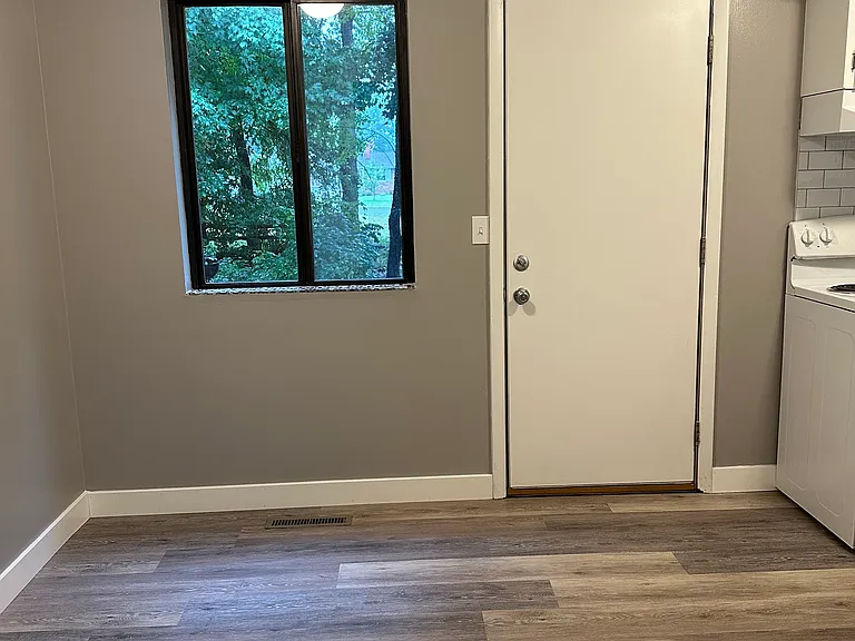 Pine Forest Apartments and Townhomes — Photo 2