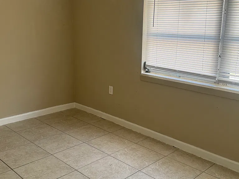 5380 Vance Ave #1 — Photo 11