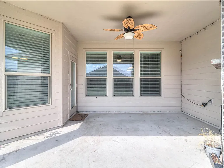 8010 Calma St — Photo 40