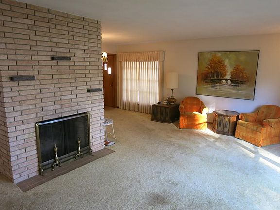 3rd image of 532 S Walnut Ave