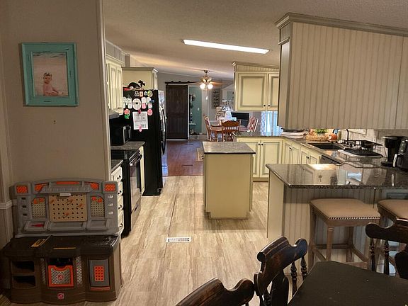 4th image of 1707 Rigsby Rd