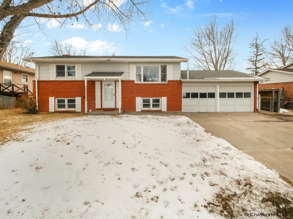 1806 Symons St, Laramie, WY 82070