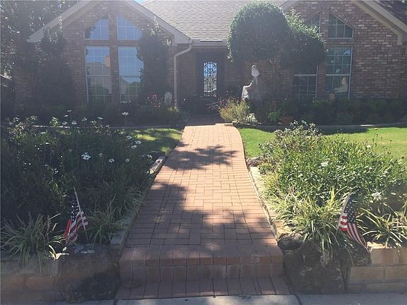 4th image of 2024 Liverpool Dr