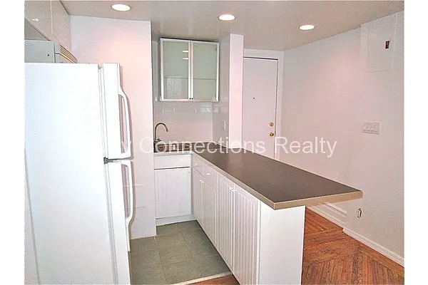 Rented by City Connections Realty | media 33