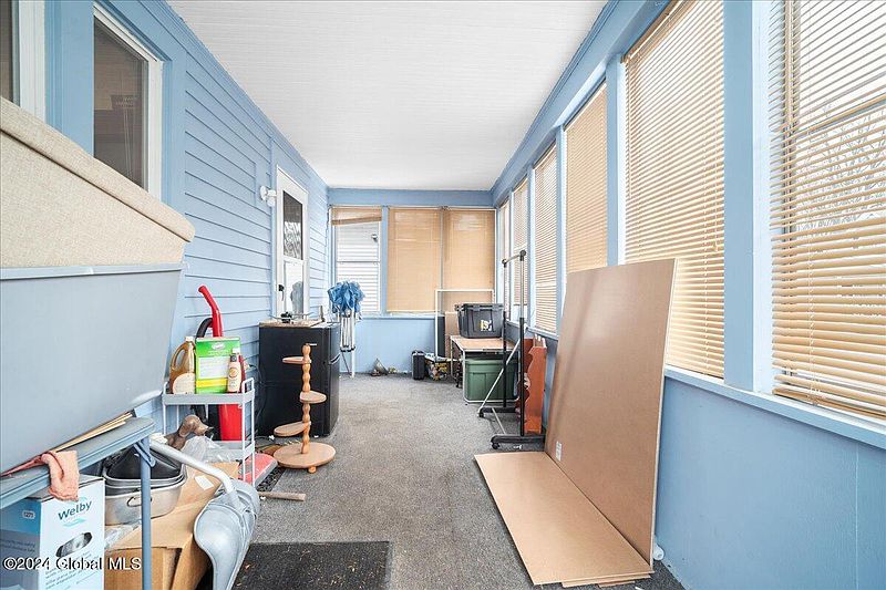 4th image of 867 Hazelwood Avenue