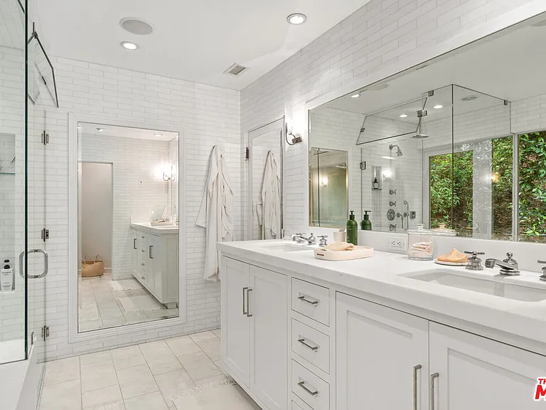 2107 El Roble Ln — Photo 18