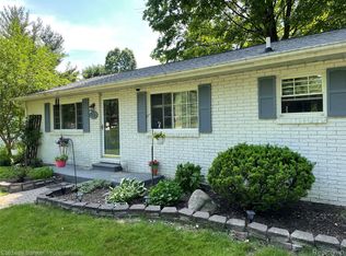 937 State Rd, Fenton, MI 48430