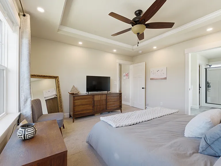 7340 N Stanford Ave #A — Photo 11