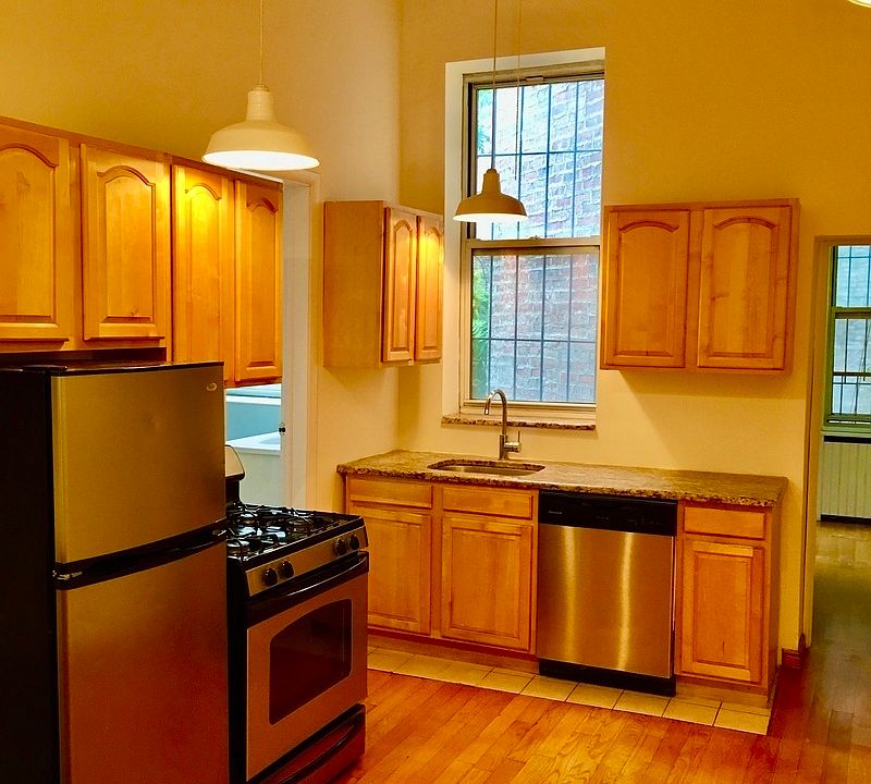 1st image of 140 1st Ave APT 1