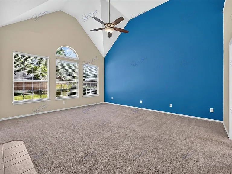 504 Coventry Dr — Photo 10