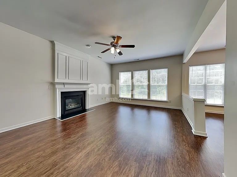 1440 Cantwell Ct — Photo 7