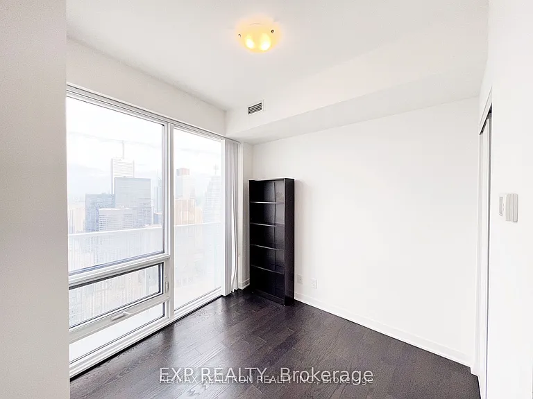 100 Harbour St #6302 — Photo 6