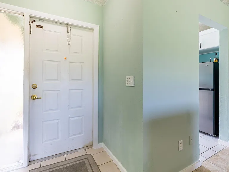 603 SW Jeanne St — Photo 11