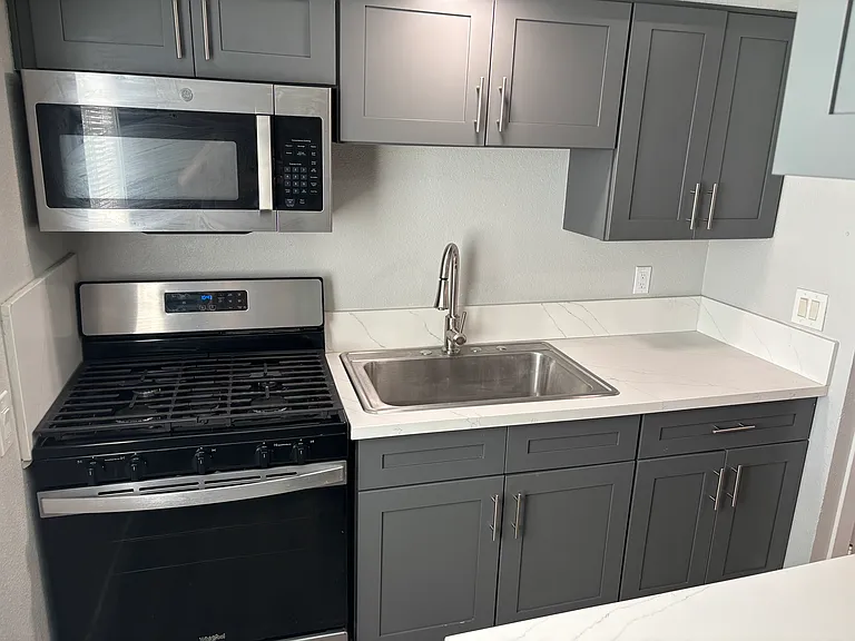 PARK CITY WALK APARTMENTS — Photo 37