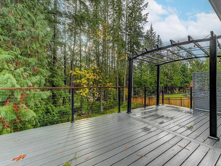 Huge deck- main level