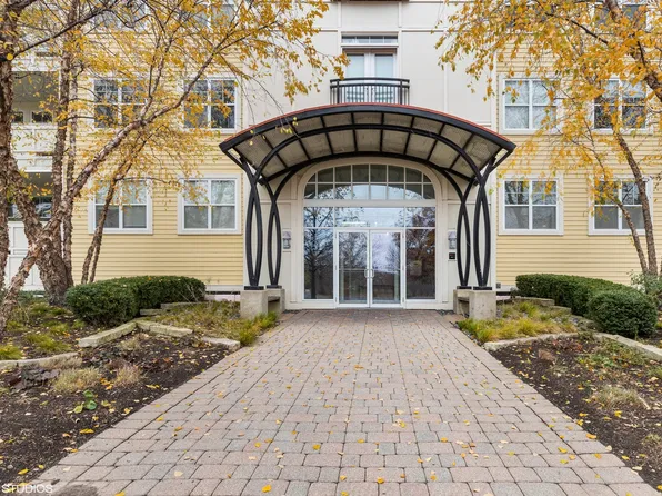 977 Harris Rd Unit 34, Grayslake, IL 60030