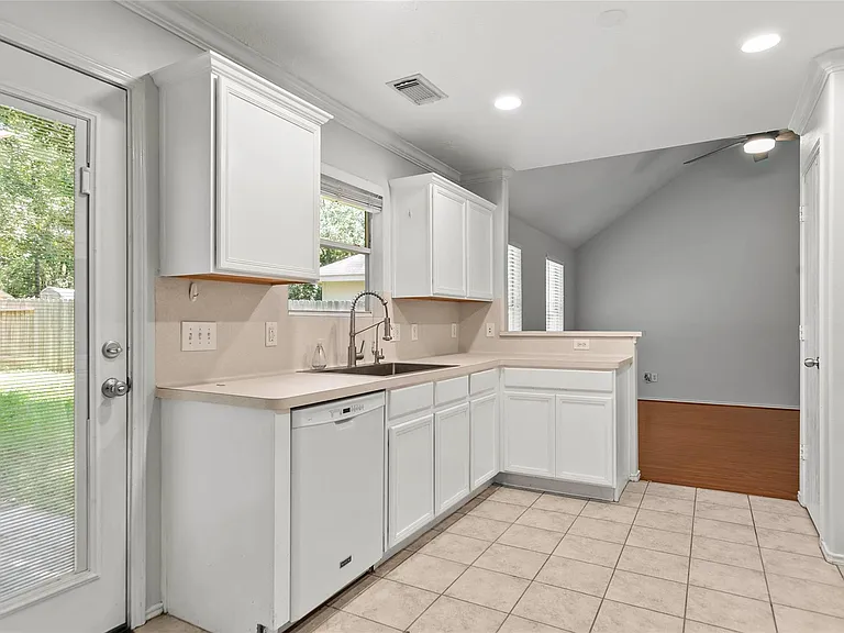 6 Thicket Grove Pl — Photo 13