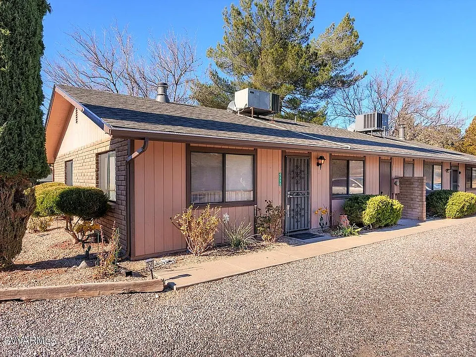 4330 N Lakeside Cir