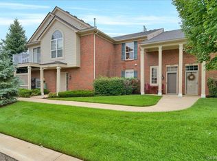 26203 Chesapeake Cir, Walled Lake, MI