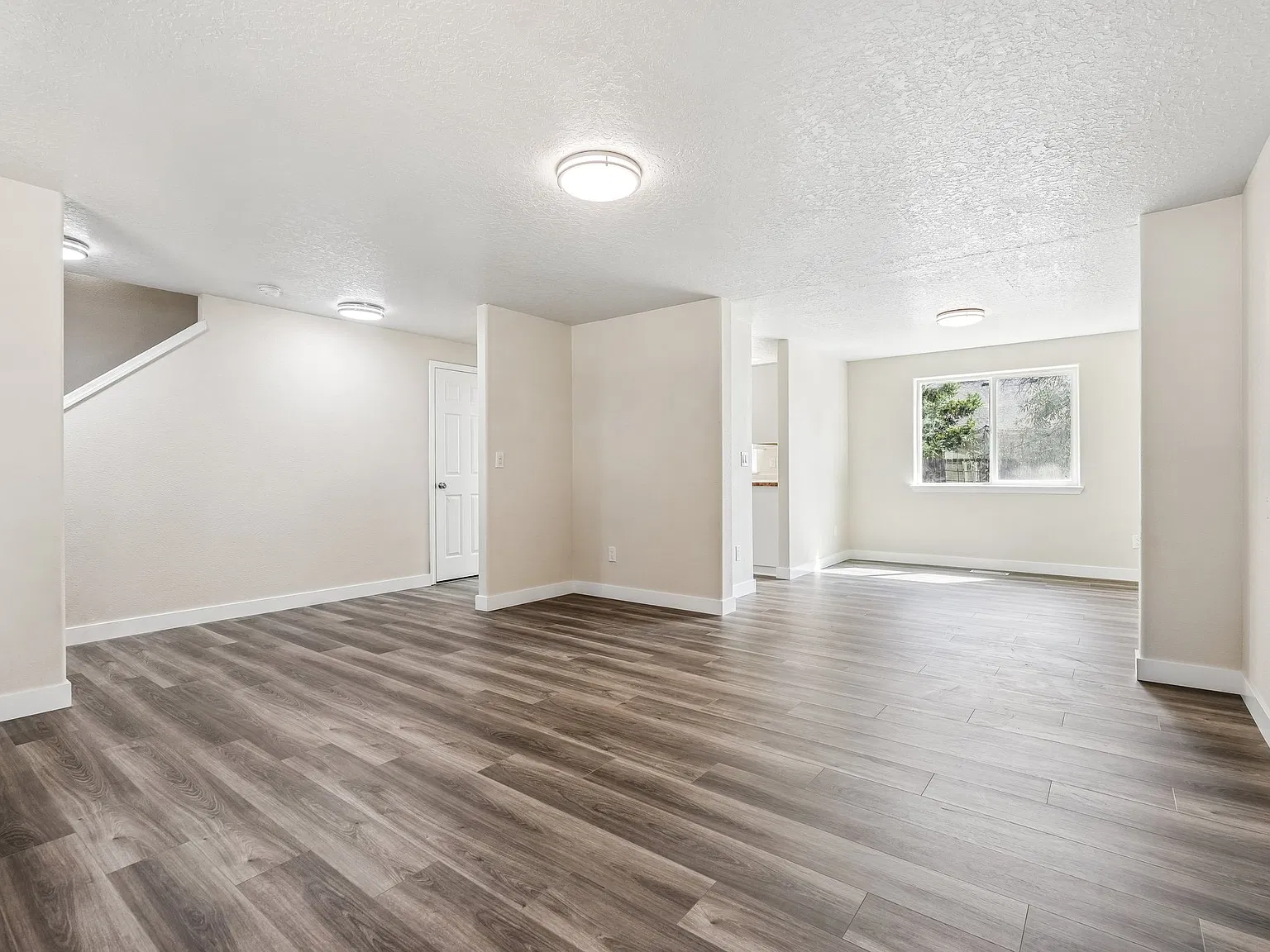 4 bed, 1854 sqft, $2,500 — Photo 2