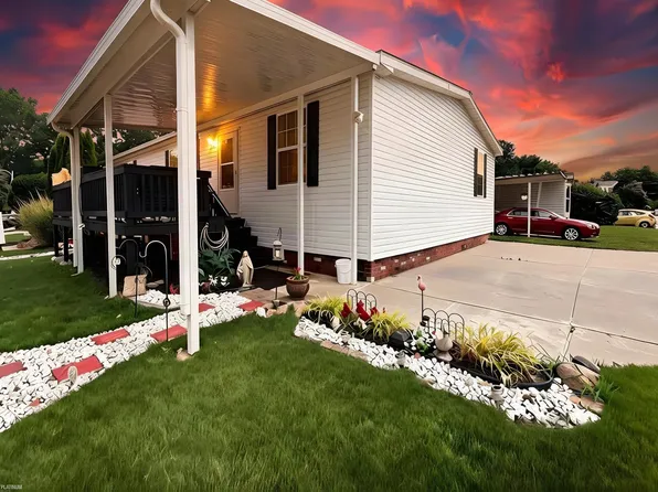50214 Ambleside Ct, Shelby Township, MI 48315