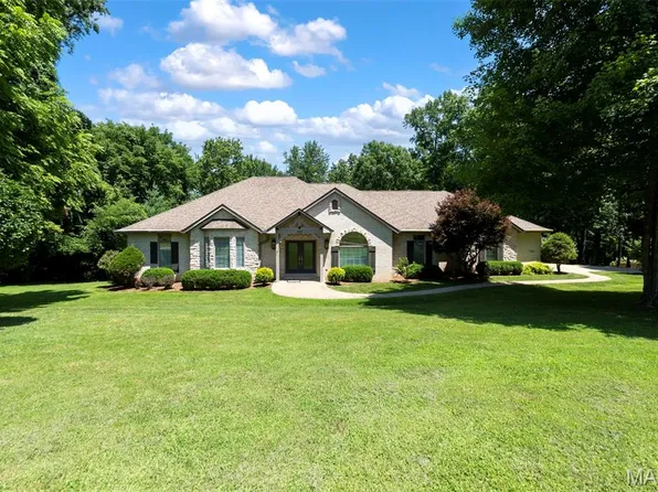 393 Kensington Ln, Cape Girardeau, MO 63701