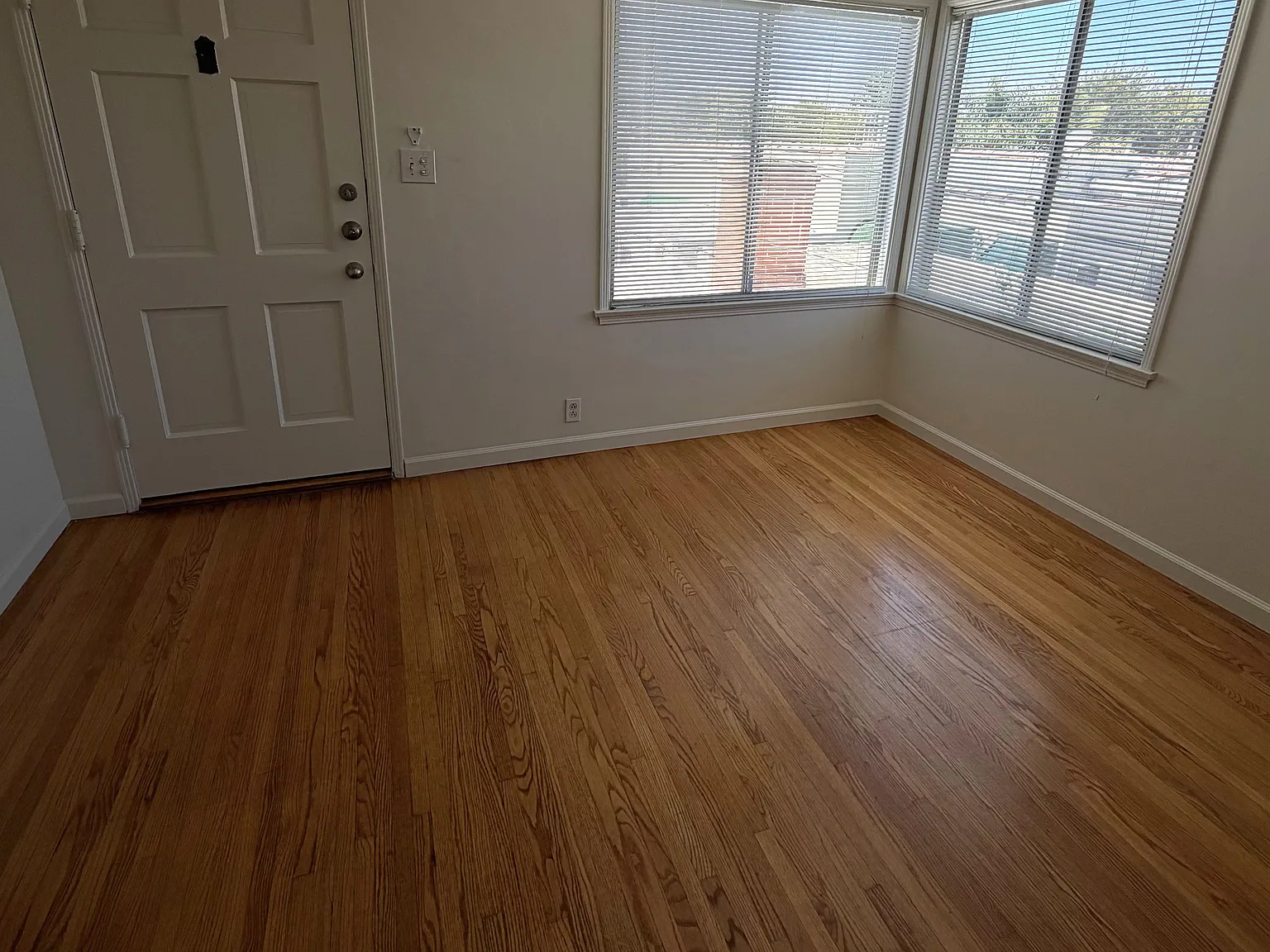 3614 N Falcon Ave — Photo 3