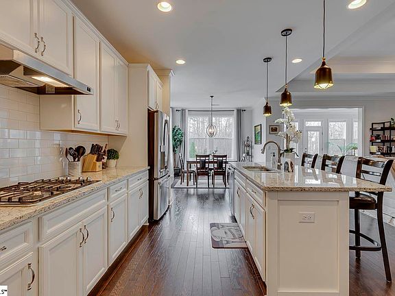 5th image of 110 Semillon Rd