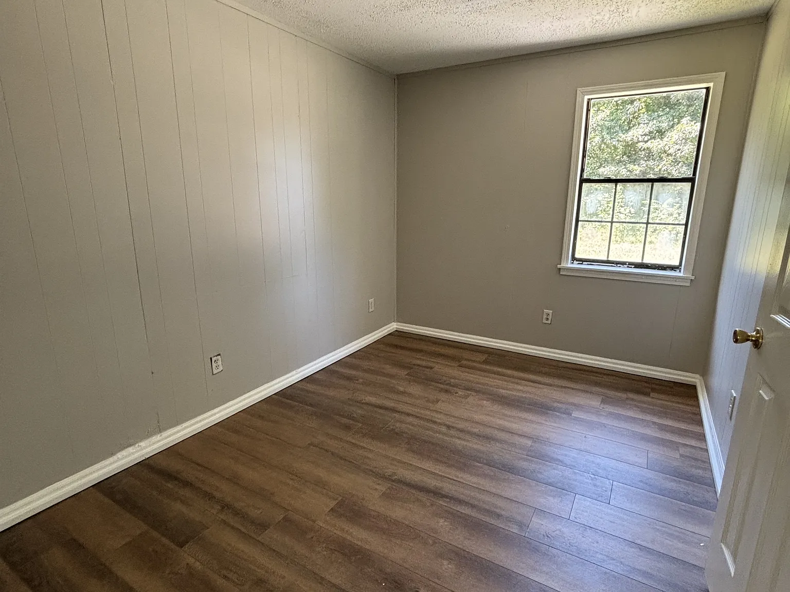 485 Dixon St Brownsville - 1 — Photo 3