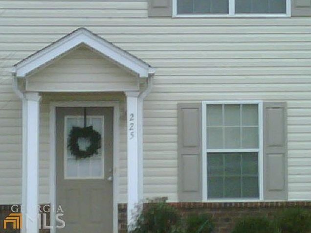 2nd image of 225 Prattling Ct