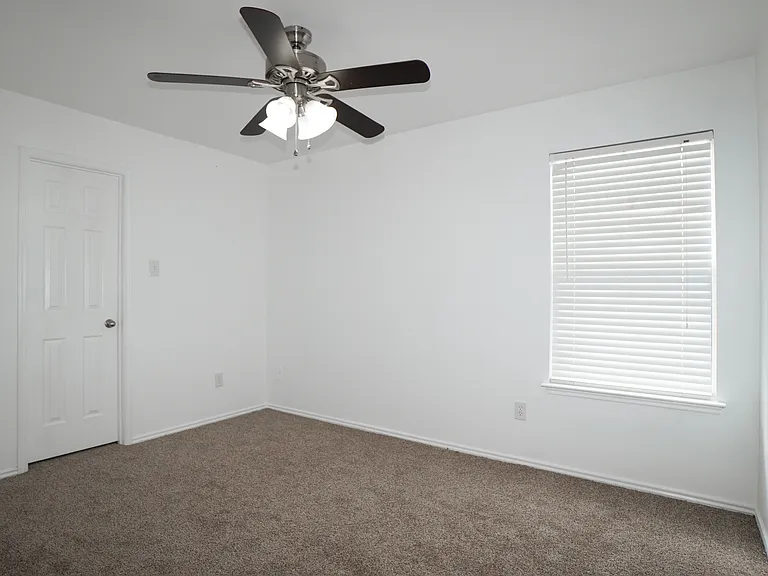 309 Stanford Dr — Photo 22