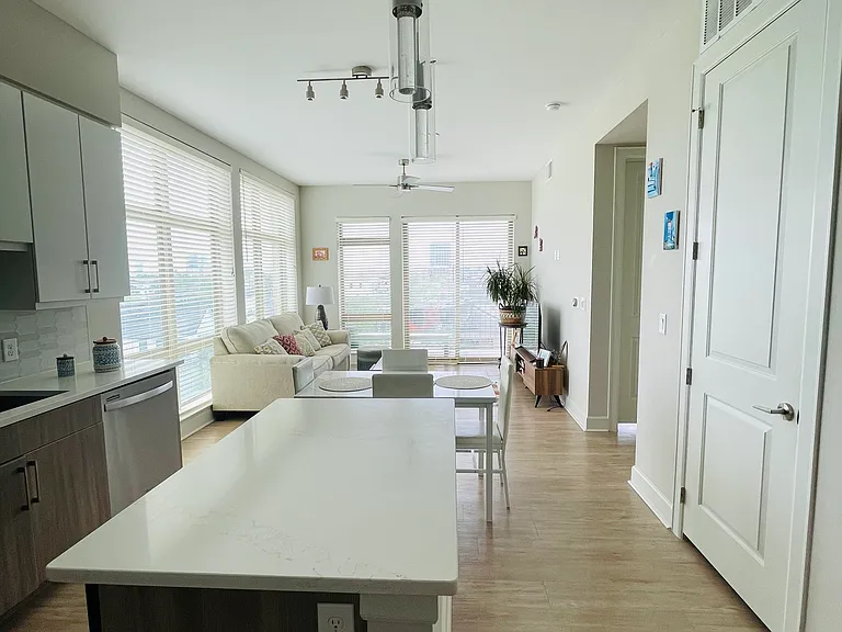 1321 Montrose Blvd #601 — Photo 12