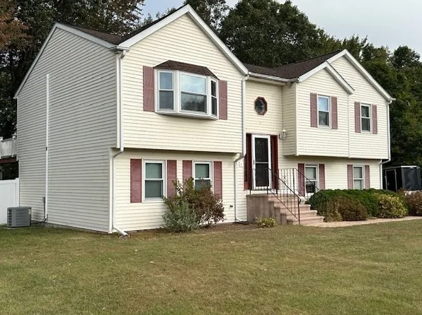 48 Eagle Dr, Dudley, MA 01571