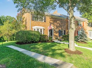 8517 Lakinhurst Ln, Springfield, VA 22152